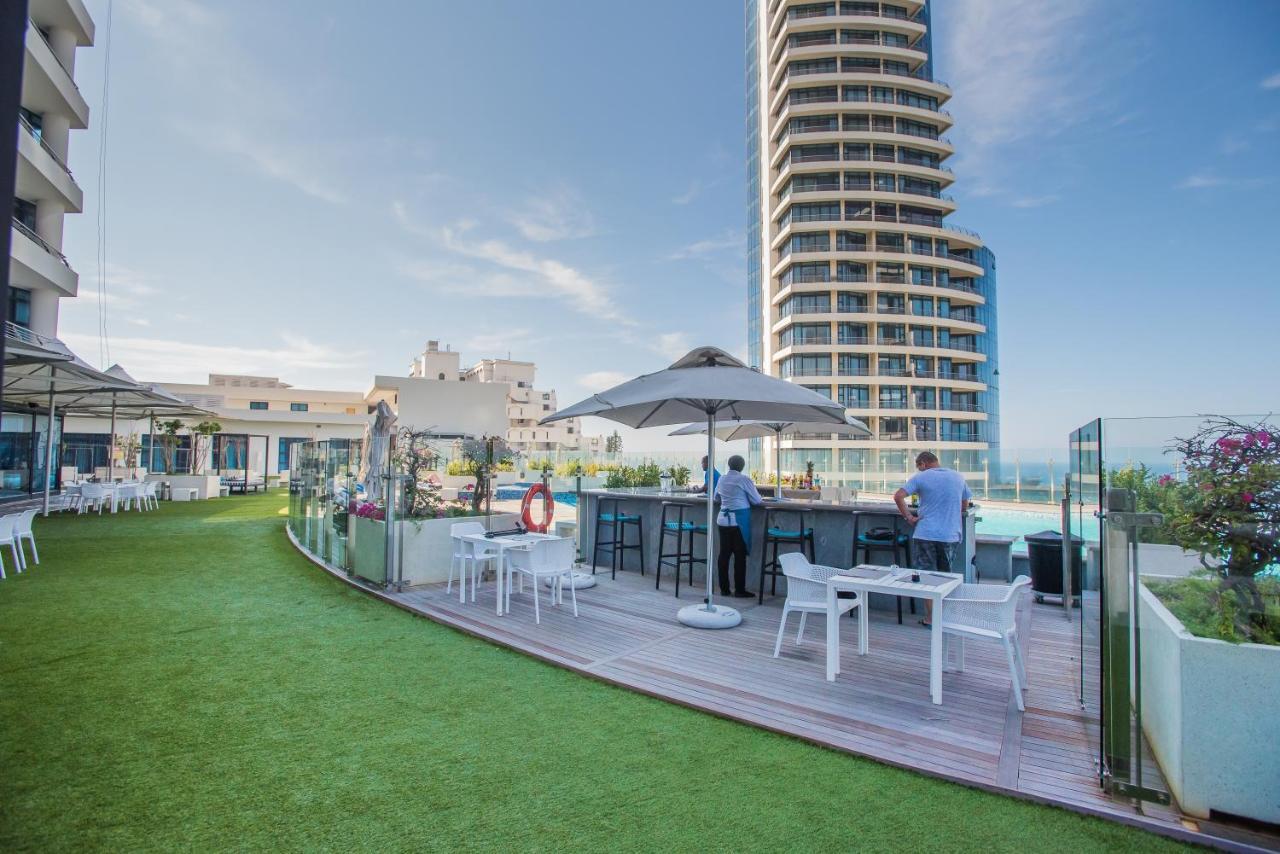 The Capital Pearls Hotel Дурбан Экстерьер фото The rooftop bar at the hotel