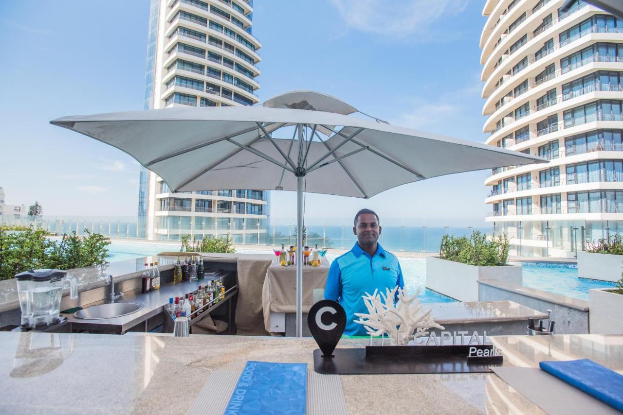 The Capital Pearls Hotel Дурбан Экстерьер фото DJ at the pool