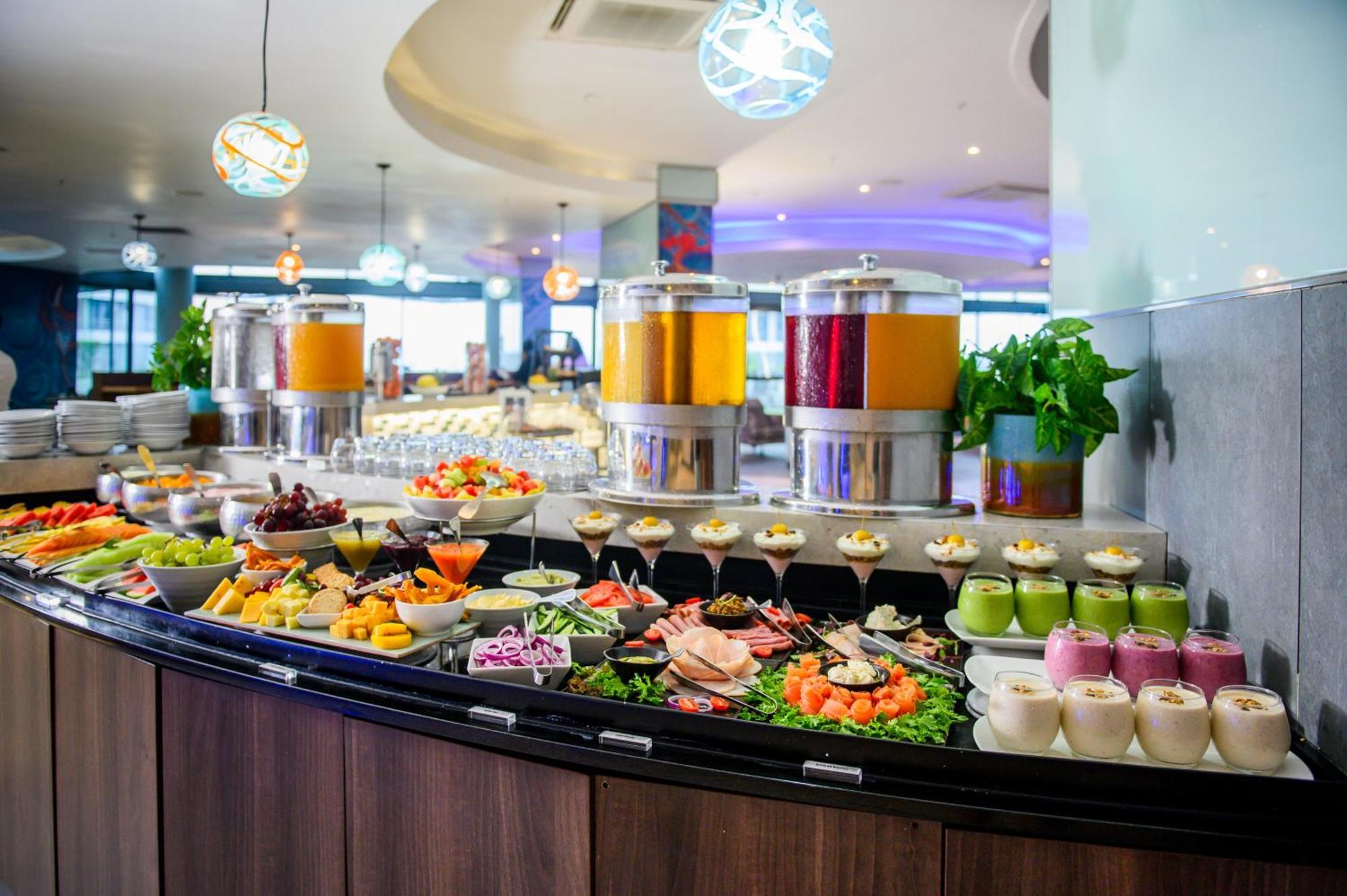 The Capital Pearls Hotel Дурбан Экстерьер фото A salad bar