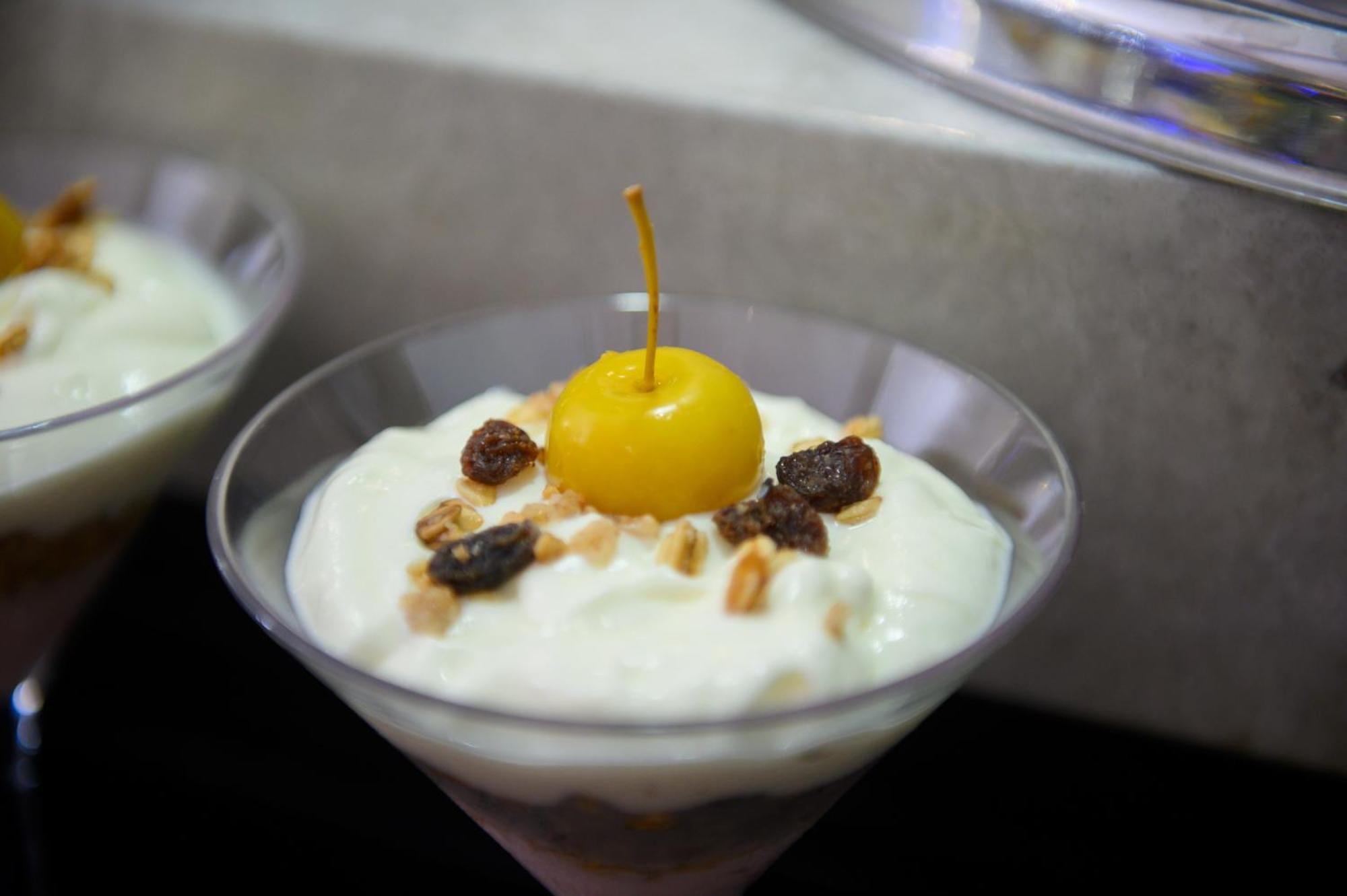 The Capital Pearls Hotel Дурбан Экстерьер фото A yogurt dessert